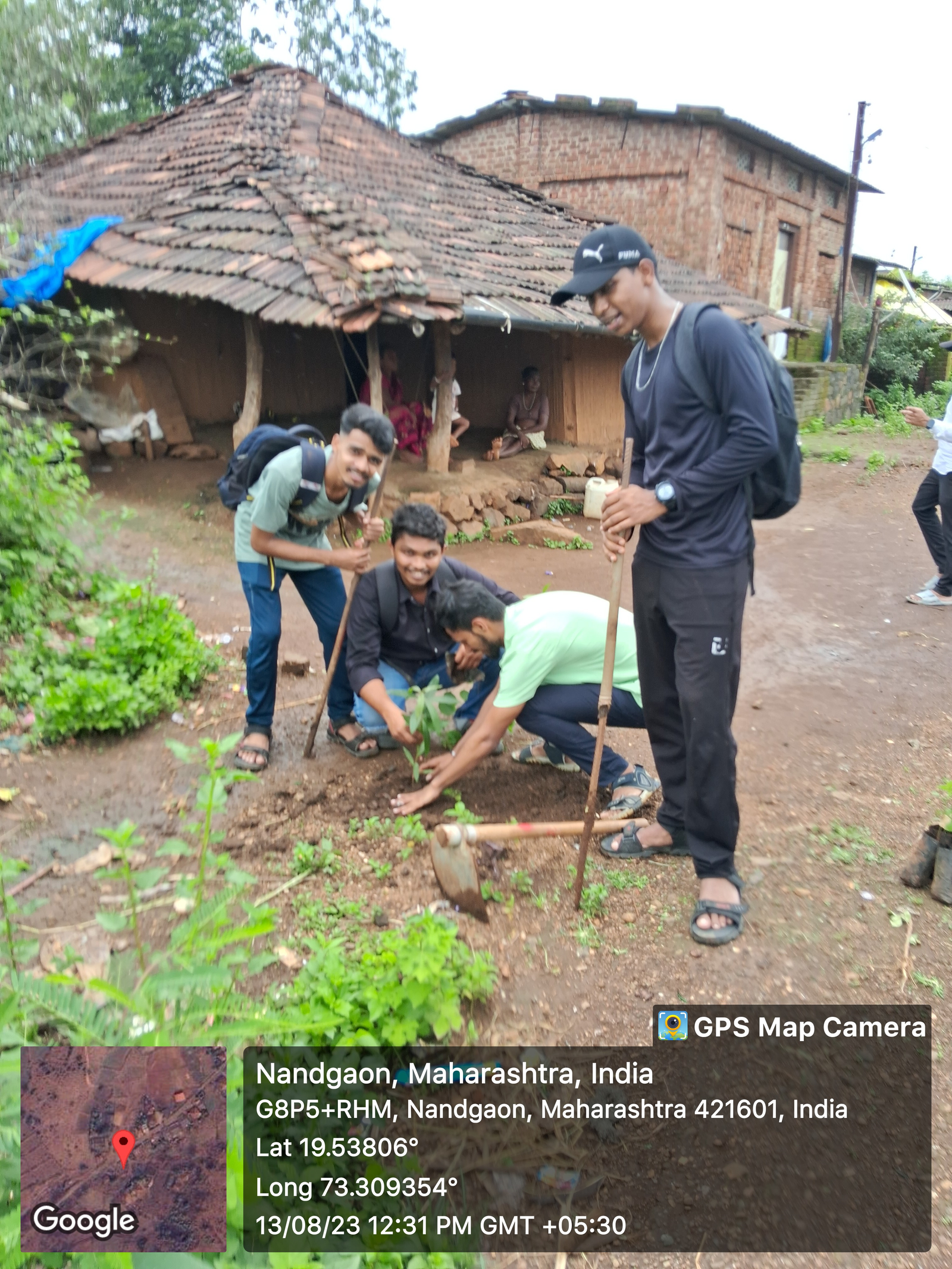 Chembur Karnataka Night College Sharing and Caring